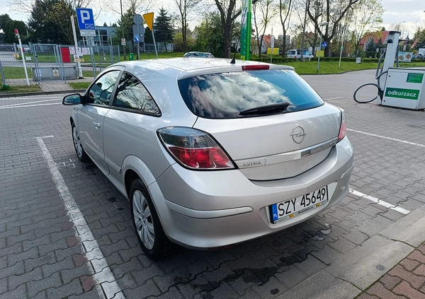 Opel Astra cena 11500 przebieg: 221000, rok produkcji 2006 z Gliwice małe 79